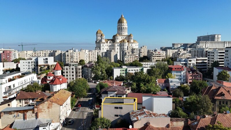 Izvor Vila situata in 13 Septembrie, langa JW Marriott, Casa Poporului